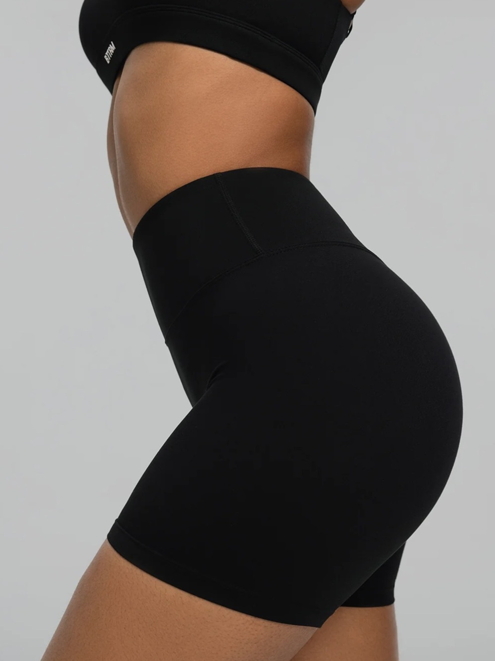 High-Waisted Shorts - Black